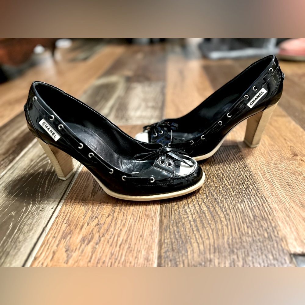 CHANEL black and white pumps